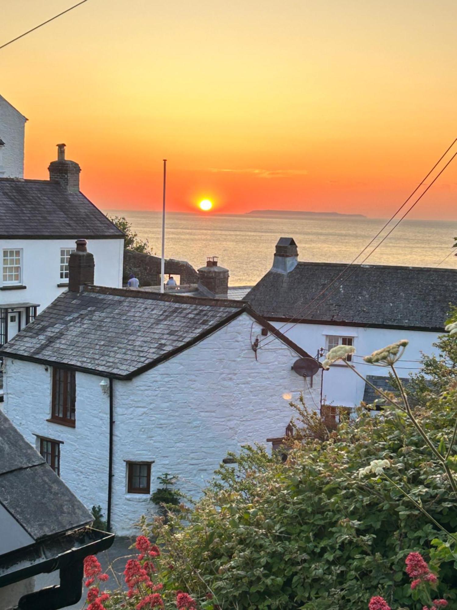 Cosy Boathouse Cottage By The Sea With Log Burner Bucks Mills Bagian luar foto